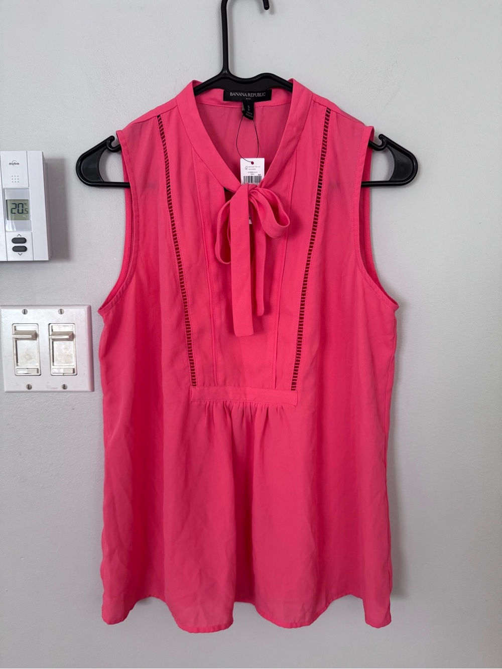 Banana Republic Pink Tie-Neck Sleeveless Camisole